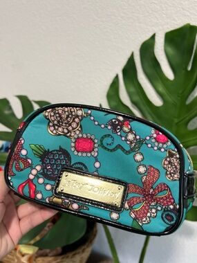 2010 BETSEY JOHNSON Cosmetic Bag